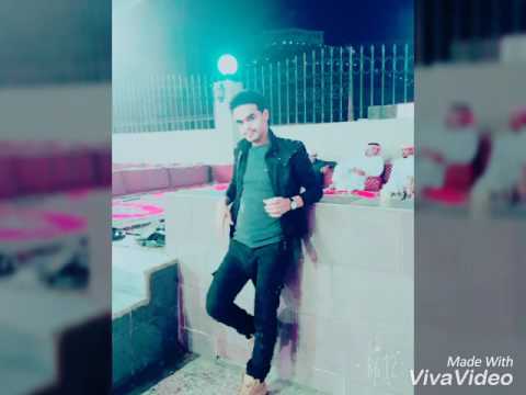 انا السماء واللي يبي يشوفني فوق