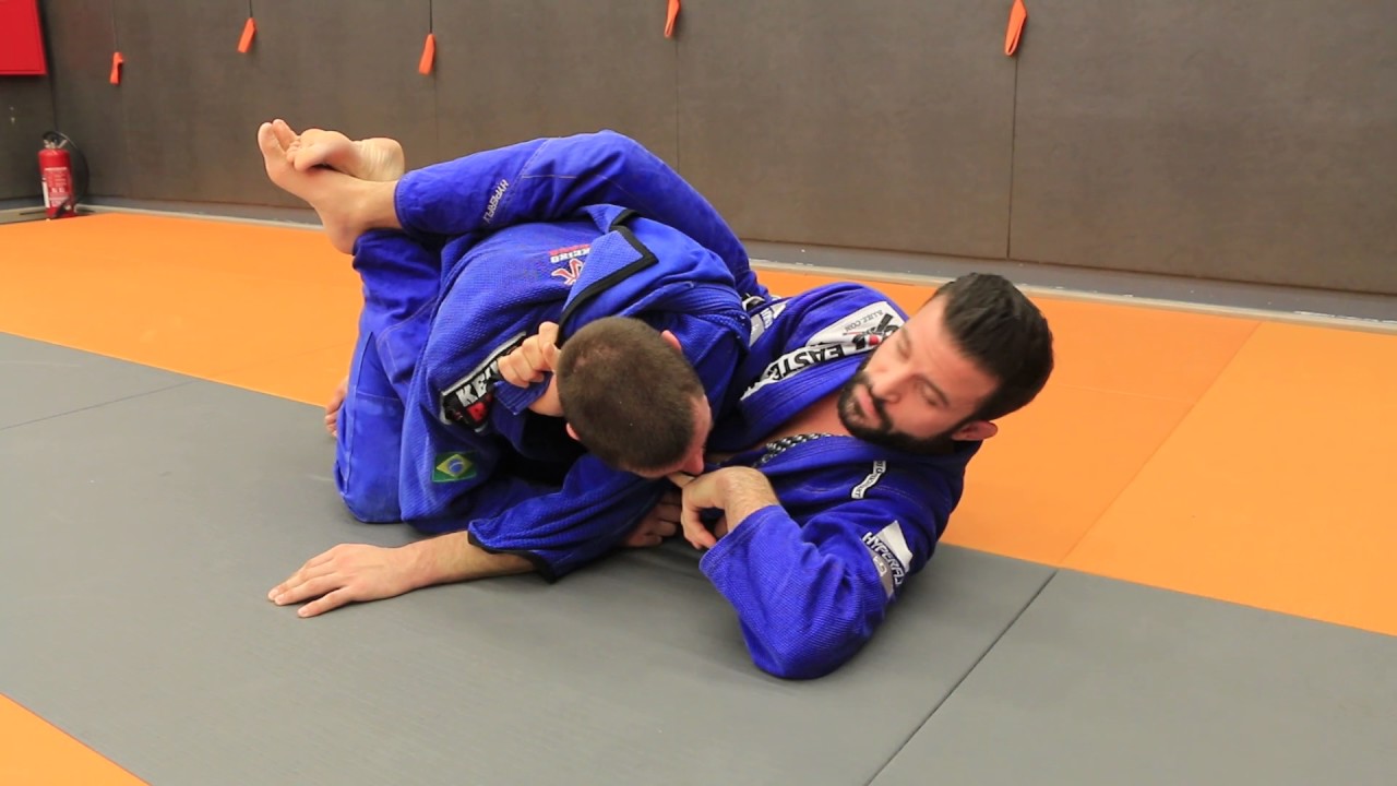 Etranglement depuis la garde fermée