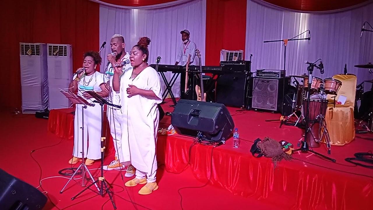 Seng Yesus Au. (Trio Papua )