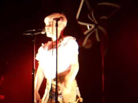 Robyn - DFTMWTD - small clip - Roundhouse