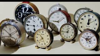 Download Lagu The sound of a dozen Clocks out of sync [LOUD]
