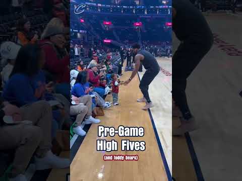 🧸Huge shoutout to Teddy for cheering us on tonight (and the cutest little fan who accompanied him).