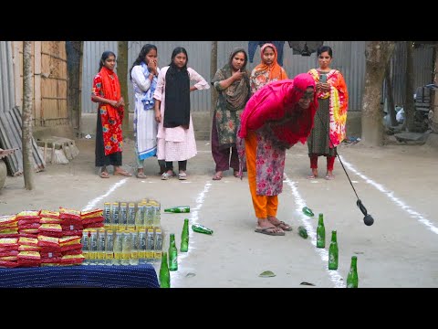 আজব এক খেলা মাথায় বল বেধে বোতল ফেলানোর চ্যালেঞ্জ