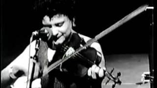 Fred Frith, Iva Bittová & Pavel Fajt (Step across the border) chords