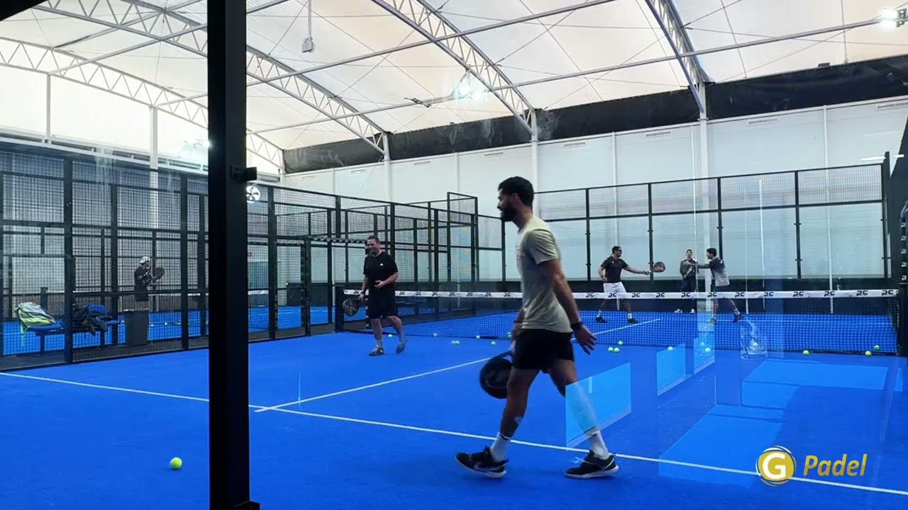 PADELCRACKS BY GPADEL ACADEMY. 18/02/26. Cristian/Jorge & Antonio/Nacho. Recuperación salida pared