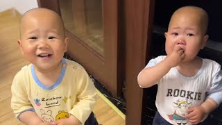 Cute Twin Brothers Momentthe Younger Brother Makes A Mistake The Twin Brother Comforts Him