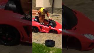 A roda de um Lamborghini vermelho caiu - a Patrulha Canina está correndo para o resgate #shorts