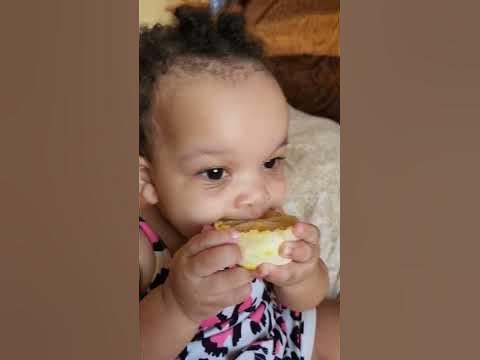 baby eating orange - YouTube