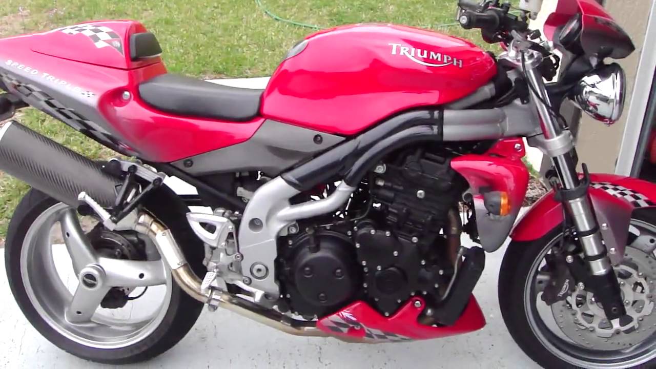 TRIUMPH 955 Speed Triple rouge