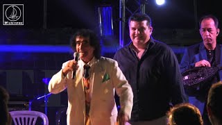 Λάκης ο ταπετσιέρης από το Αγρίνιο ξεσηκώνει το κοινό στην μουσική βραδιά με το Γιάννη Καψάλη