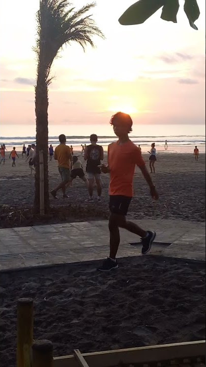 mau liat sunset eh ada cewe ngangkang