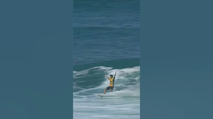 Happy Birthday Gabriel Medina! Here is his 10 from...