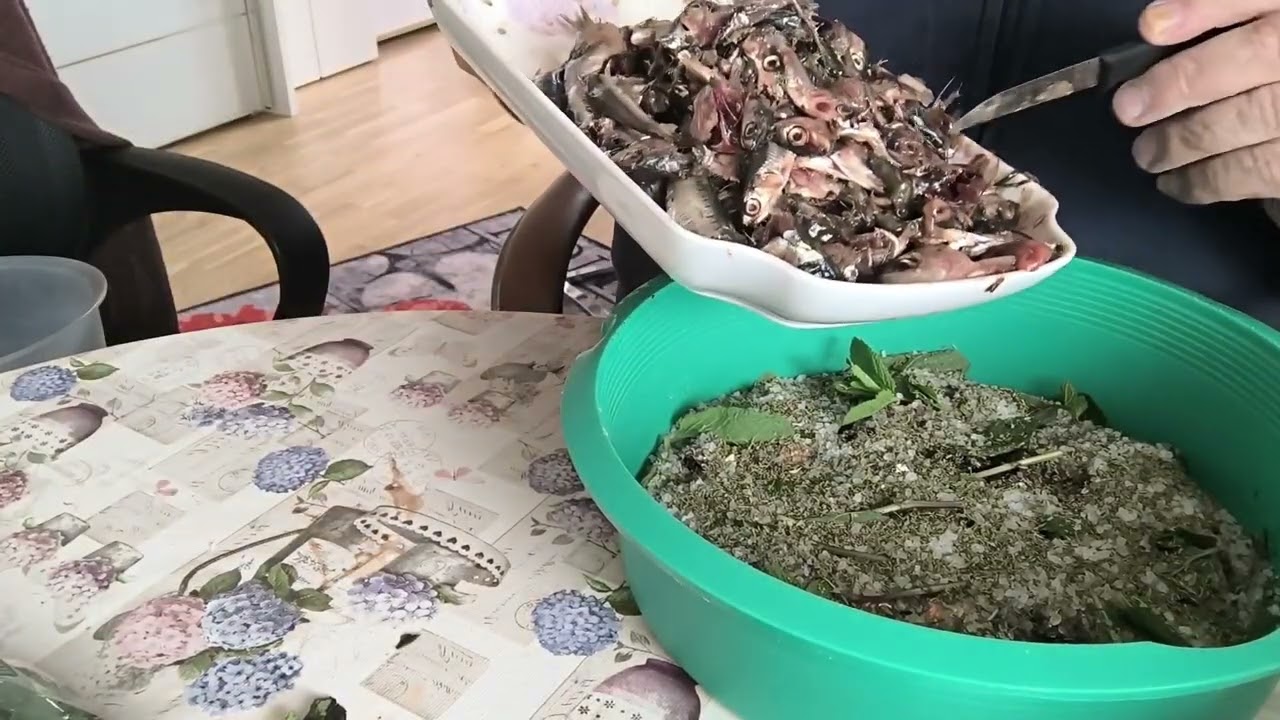 Dopo+di 2000 anni Nonno Pietro vi mostra i passi come fare la ricetta dell' antica Roma. 