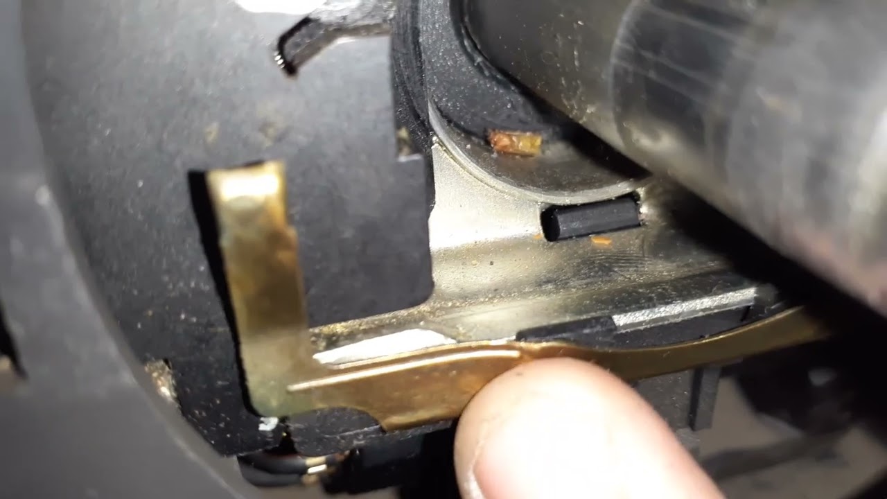 Carro buzinando sozinho ao girar o volante, Prisma 2009!