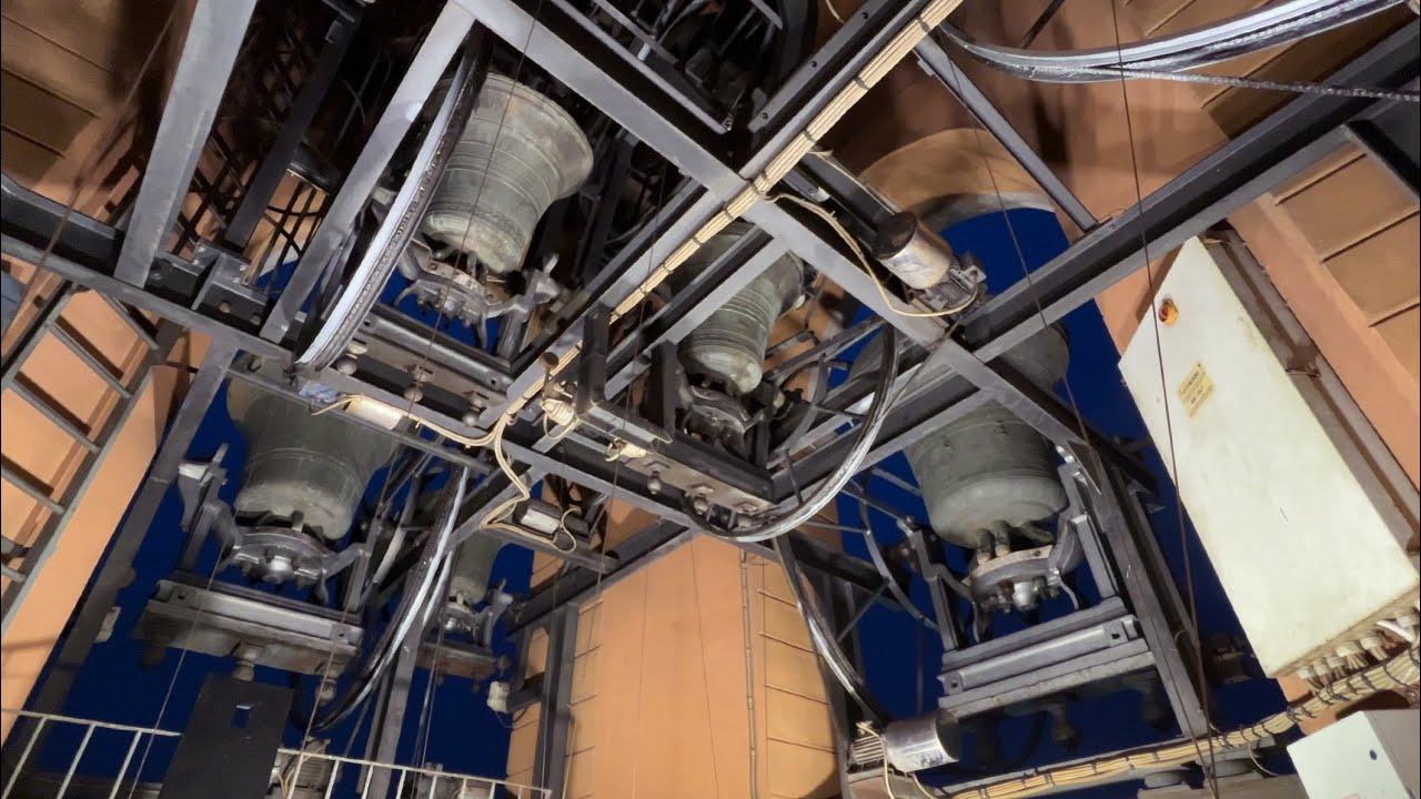 Торжественный концерт по случаю открытия новых струн двенадцати колоколов Сорезины (Италия)