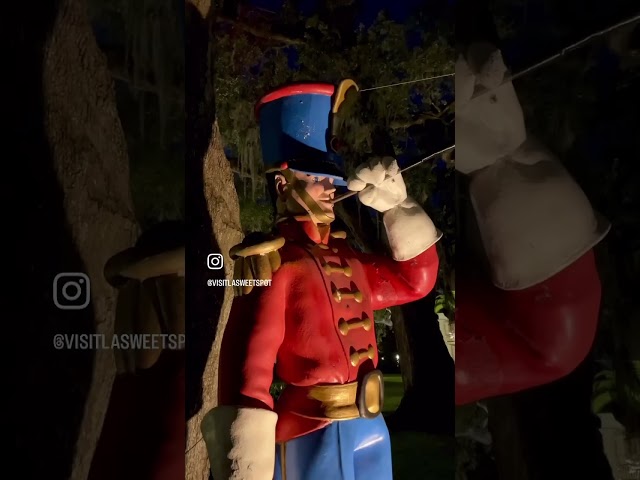 It’s simply MAGICAL! Visit Houmas House Estate & Gardens in Ascension Parish this holiday season!