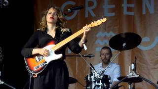 Anna Calvi - Love Won&#39;t Be Leaving (Live at Green Man Festival 2014)