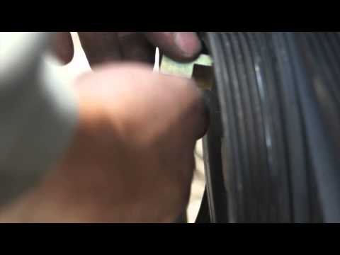 Видео: Как да сменим маслото в Subaru WRX 2015: 15 стъпки