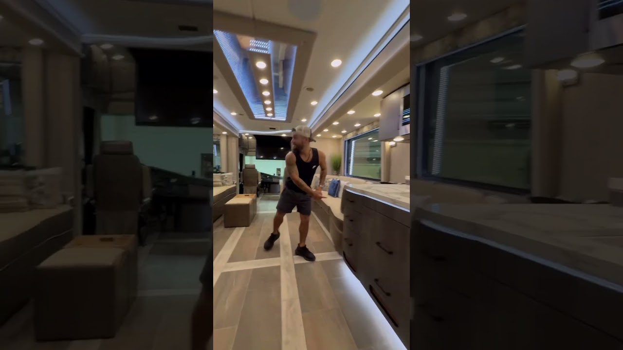 2023 Foretravel Realm Presidential ￼Motorhome. 