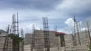 Building in Jamaica 🇯🇲 casting the columns on the house 🏡