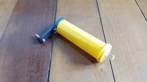Homemade hand-crank flashlight