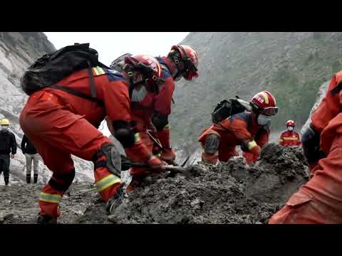 Chinese rescuers scour border crossing for Nepal flood victims
