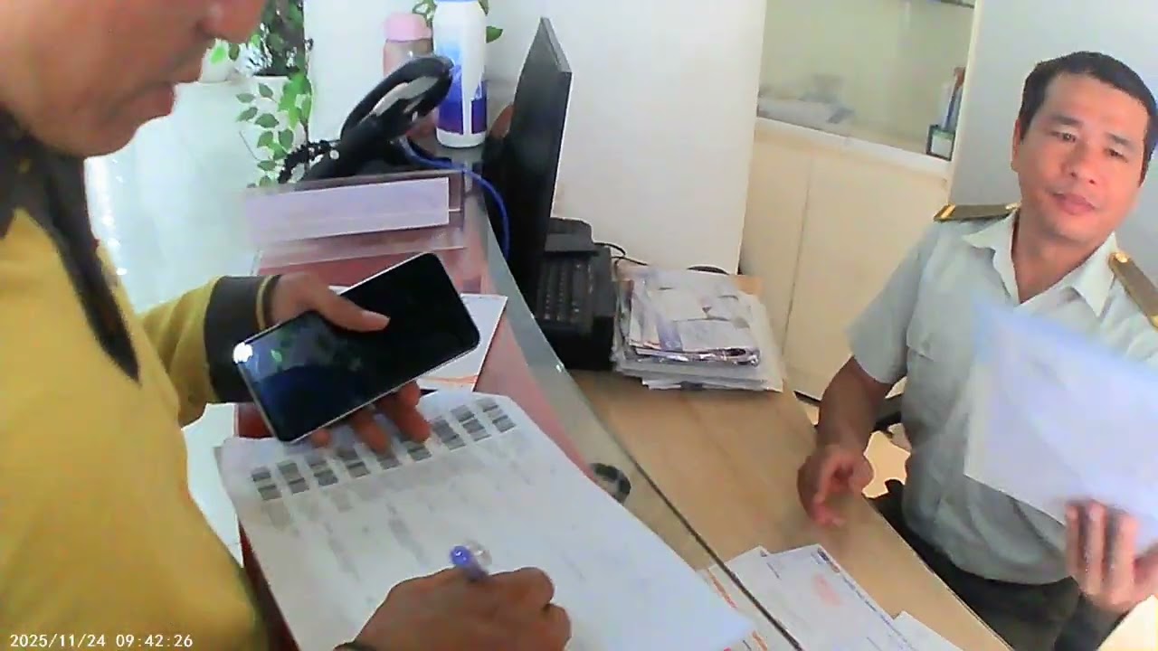 First time go inside a Australia - VietNam international School