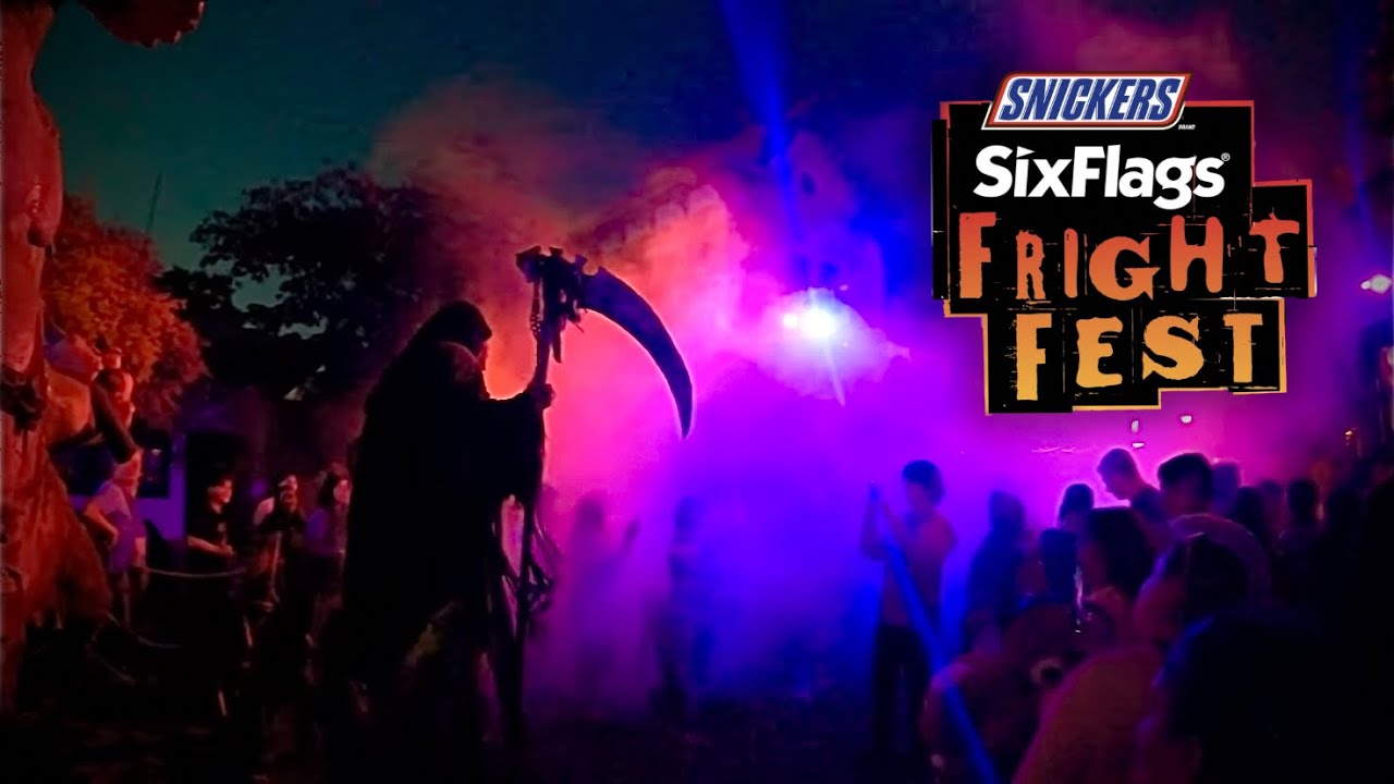 Fright Fest Crowds & Shows Fright Bash Six Flags Fiesta Texas YouTube