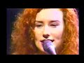 Tori Amos - Crucify - Live 1992 (Lyrics on Screen)(Traduzione Italiana)