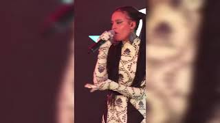 Sara James - Somebody (live) (1.10.2021) | TikTok Rising Star 2021