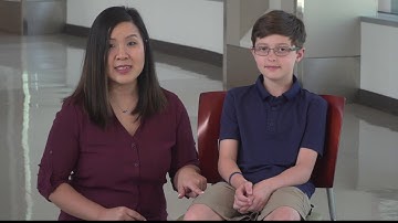 How to use an epinephrine auto-injector