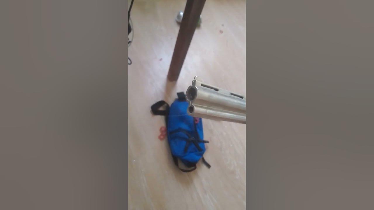 Курит - YouTube
