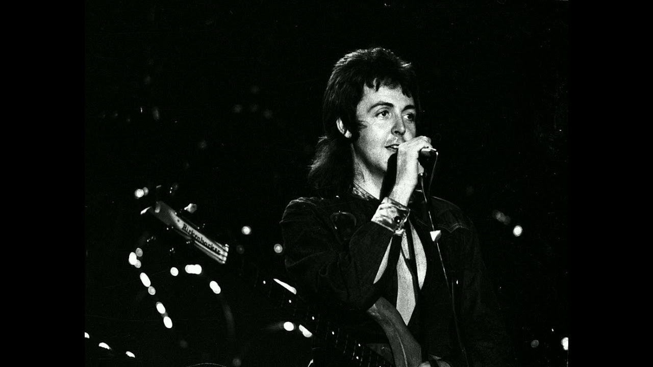 Paul McCartney & Wings Live At The Hammersmith Odeon, London (26 May