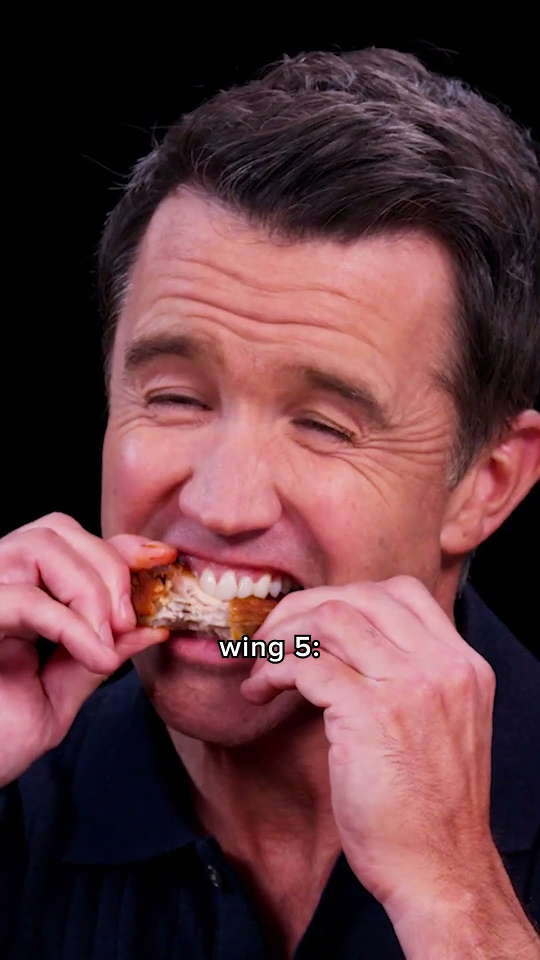 Rob McElhenney's reaction to every wing on Hot Ones ??