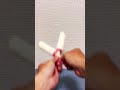 右肩にホワイト蝶々、キスをした ら白いの出てきた