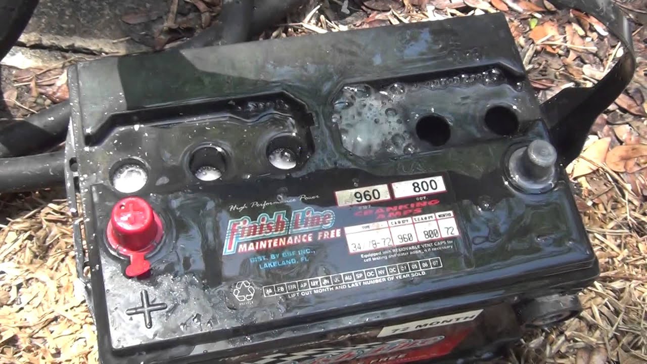 Cleaning Inside Of Car Battery Baking Soda/Water - YouTube