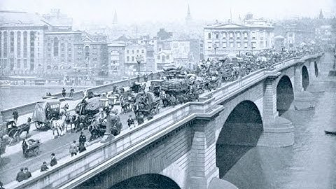 London Bridge - the Story of Four Bridges