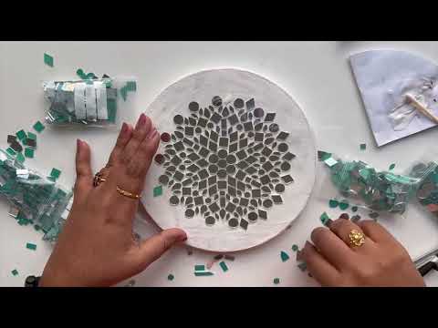 DIY Mirror Mosaic. A complete tutorial of mirror mosaic art on