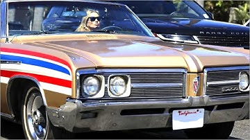 Taylor Swift Caught Drives Stylishly Vintage Car During Outing in NYC 15th November 2025