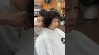 哩賀阿嬤超可愛