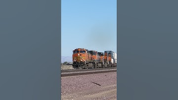 RAILFANNING SHORTS BNSF 5262 WB MP 740 NEEDLES SUB 10-30-2023 #railfreight #freighttrain #bnsf
