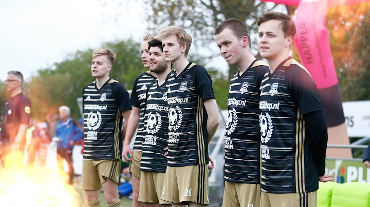 BANKZITTERS SPELEN EEN ECHTE VOETBALWEDSTRIJD
