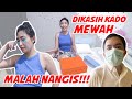 REGI KASIH KADO BOX ORANGE , AYU MALAH NANGIS !!!