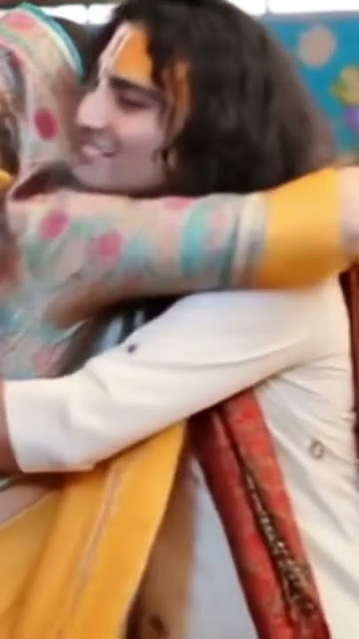 guru maa  or maharaj ji ak sath gale milte huye #aniruddhacharyaji #anirudhacharya #bhagwatkatha #dj