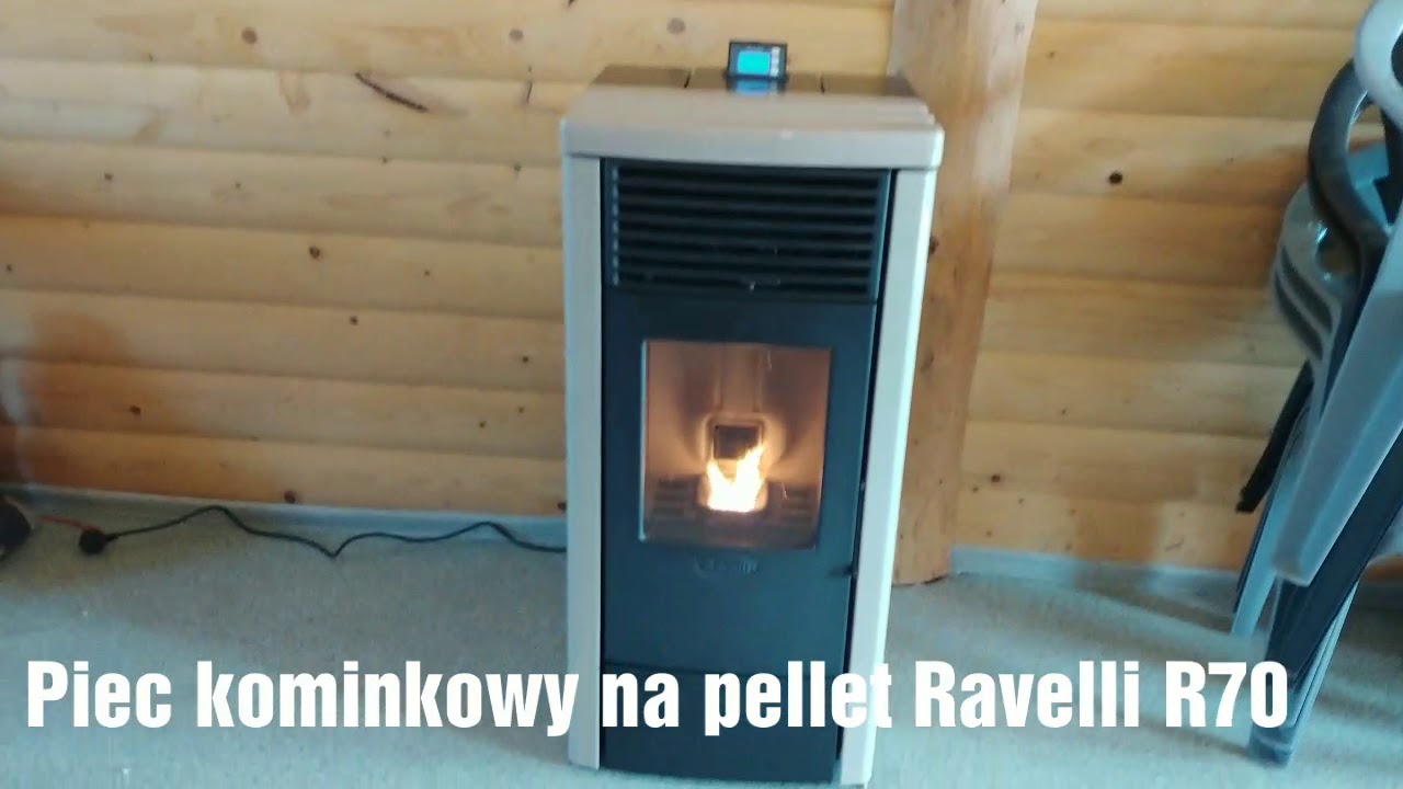 Piec na pellet Ravelli R70 w drewnianym domku - YouTube