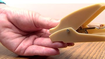 Victor® Quick Set Mouse Trap Instructional Video