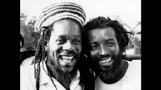 Bone Lies - Freddie McGregor, Dennis Brown, Cocoa Tea, Mutabaruka