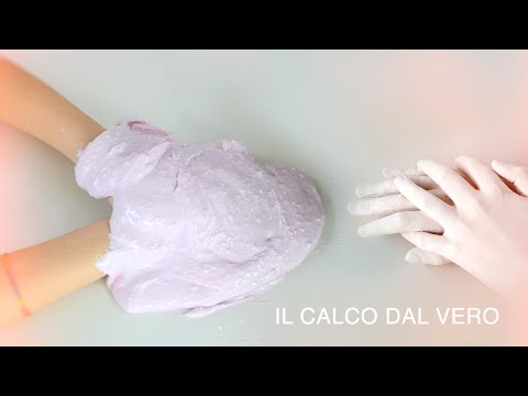 Video: Sculture di cane fatte di CHE COSA?!!