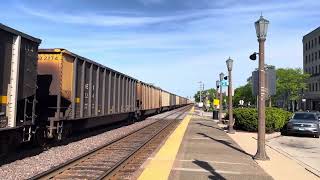 UP 5652 and METX 175 at Elmhurst