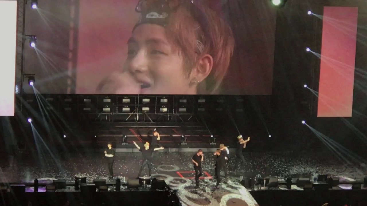 [Fancam] Vkook Run! & jin+jimin Let's jump! -BTS The Wings Tour In Bangkok • 170423
